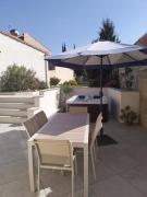 Le Logis du Moulin Gîte avec Jacuzzi, à 800m de la Cité Médiévale