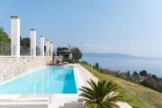 Villa Albachiara, Private Luxury villa with private pool and lake view