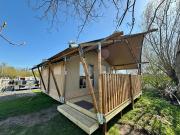 Luxe glamping tenten aan het water