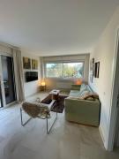 Retro Chic 1 BR 1 Min to Sea