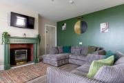 BEACHFRONT APARTMENT - Ground Floor Apartment with Sea Views, Next to the Beach, Bridlington, North Yorkshire