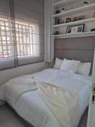 Studio close to Descartes high school