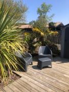 Agréable maison à Arès plein centre mais au calme et à cinq minutes à pied de la plage