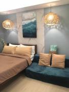 20th floor Studio with 2 BEDS,Hi-Speed WIFI, NETFLIX,WIFI,YTpremium,Games,Washer,Kitchen,HIghFloor,BALCONY - RIENZI HIRAYA AT AZURE NORTH