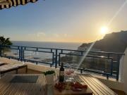 Sunny Seaview Modern apt - pool and beach access