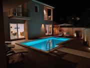 Modern house Luna with pool