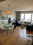Luxe 3 slaapkamer appartement op de zeedijk!