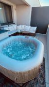 Jacuzzi area with sunset, terrace, free parking Jacuzzi area with sunset, terrace, free parking