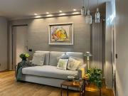 Luxury Art & Chromotherapy Apartment Downtown - FREE PARKING