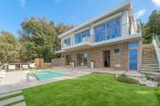 Luxury Liam Villa with Pool and Sea View - Goelba