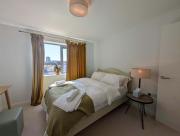 Chic Flat with Balcony Close to Stamford Bridge Chic Flat with Balcony Close to Stamford Bridge