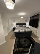 Tardis Townhouse - Spacious and Comfortable