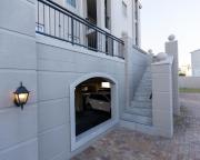 Century On Lake Apartment