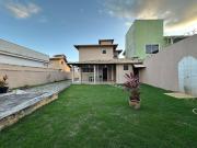 Casarão com quintal na quadra da praia | ROCM1217