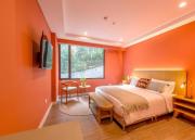 Contemporary Space Steps from El Tesoro 305