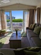 Beautiful 2 bedroom caravan, holiday park Tenby