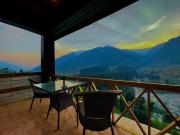 The Kartik Villa, Manali - A Beautiful Cottage in the Clouds towards Snow Capped Mountains