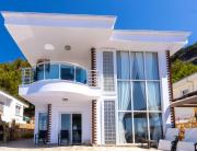 Qoople Villa Tepe with infinity pool and panoramic view