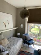 Beautiful, airy flat with Park views