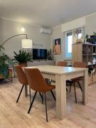 Comos Hill Apartments Giungla