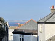 Step n Sea - moments from the town centre and sea