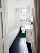 Cozy 2BR Flat Near Twickenham Stadium for Families