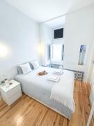 Quarto privativo com banheiro compartilhado