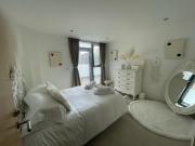 Charming & Cosy Double Room with Balcony in Wembley - Walking Distance to Wembley Stadium!