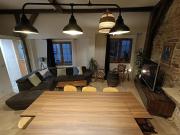 Grange rénovée dans cour privée avec jardin sur les remparts