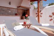 El Amanecer - villa privada con piscina agua salada, barbacoa y chimenea