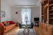 GuestHost - Bright Apartment X4 along the Tevere!