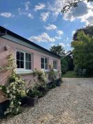 Garden cottage near River Exe
