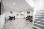 Central Minimalistic & Cozy Apartment on Joseph Boulevard