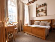 The Old Farmhouse Pub and Rooms