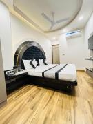 Hotel Red Stone Inn Walkable from New Delhi Railway Station