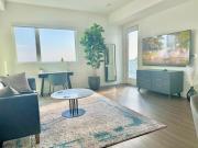 Penthouse with Views in Hollywood - One Bedroom w Parking