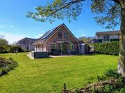 Komfortables Ferienhaus mit Garten, Weitblick und Whirlpool