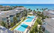 Infinity Pool and Private Beach Club - Luxury Complex The Elements Condos - GH8