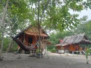 bosulusurfcampmentawai