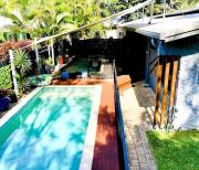 Sandy Feet Retreat - 50m from Four Mile Beach