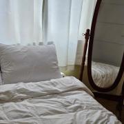 Empty Fill 8 minutes by subway