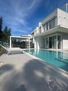 Stunning villa with pool and lagoon view