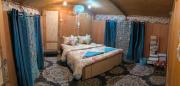 K2 Houseboat