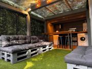 Petite maison entre mer et forêt en pleine nature