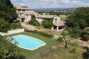 Mas avec vue et piscine aux portes du Luberon Mas avec vue et piscine aux portes du Luberon