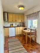 Lantlig lägenhet nära stranden