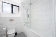 Luxury Chelsea & Fulham Flat with Large Balcony, Central London Location, High spec luxury apartment