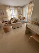 Lumos - Light Filled Retreat with garage parking in Pula