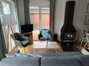 Domek letniskowy z plażą i pomostem