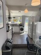 5BR, Spacious with Free Parking 5BR, Spacious with Free Parking